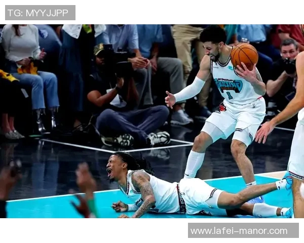 4月20日快船与勇士激战正酣谁能在季后赛中占据先机